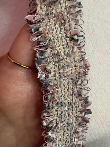 CHANELLINA Knit – Maglioncino a mezza manica con passamaneria Couture applicata a mano