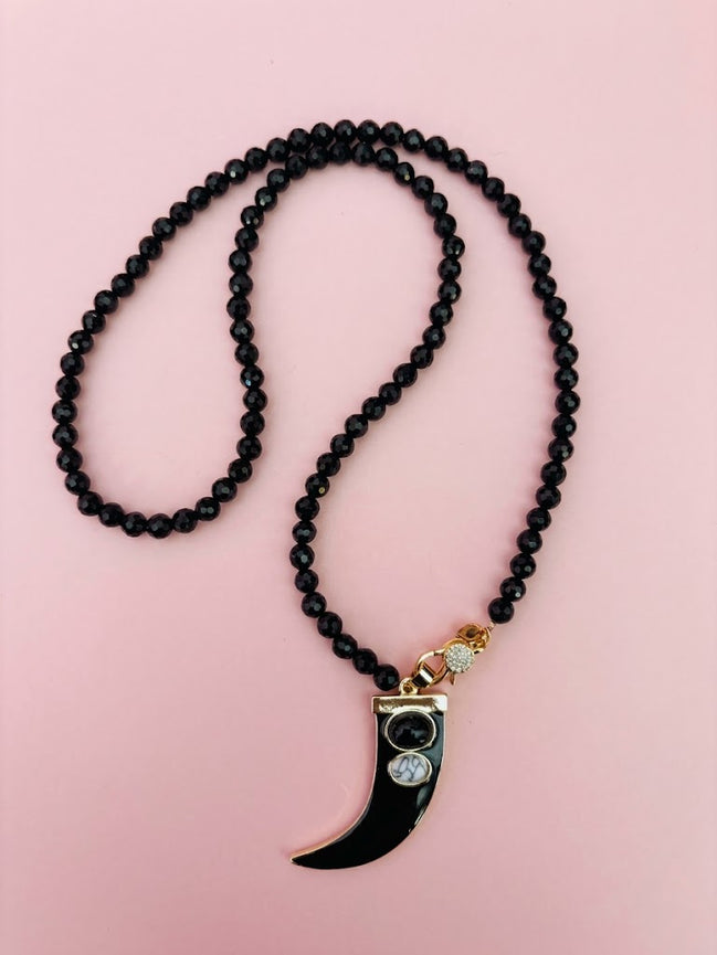 Collana TALISMANI - ONICE  mm 6 - chiusura gioiello argento 925- cm 85- charm Corno smaltato nero