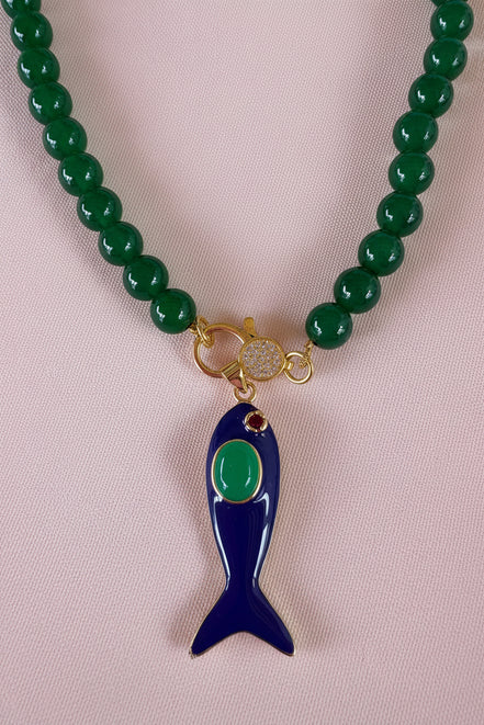Collana OCEANO- AGATA VERDE mm 8 - chiusura gioiello argento 925 - cm 60 - pesce smalto blu