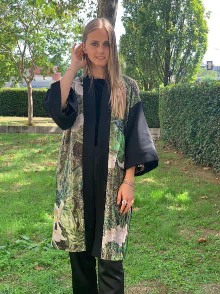 Mishima - Kimono (foderato in raso) in foulé 100% lana con pannello di paillettes floreali sul davanti