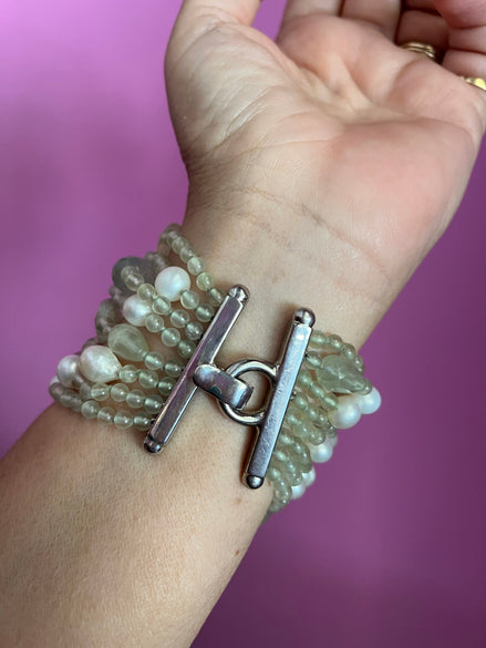 MAGNIFICO Bracciale multifili - 8 file - perle coltivate barocche e Prenite