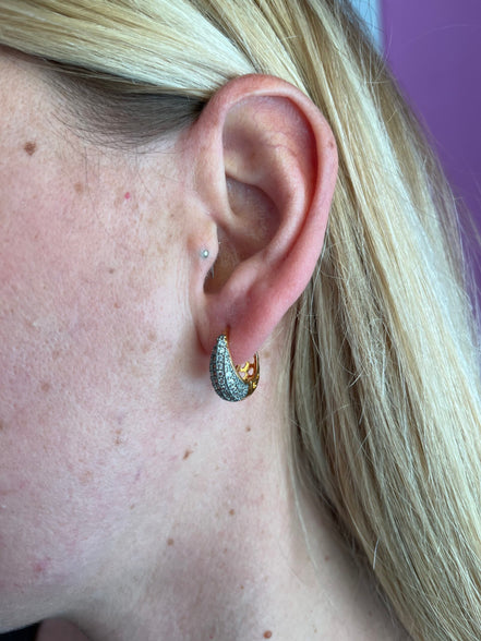 Orecchini mezzaluna in  argento oro giallo con zirconi
