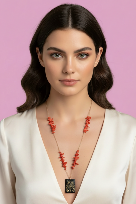 Collezione mediterranea - Collana con corallo rosso naturale e pendente di giada nera