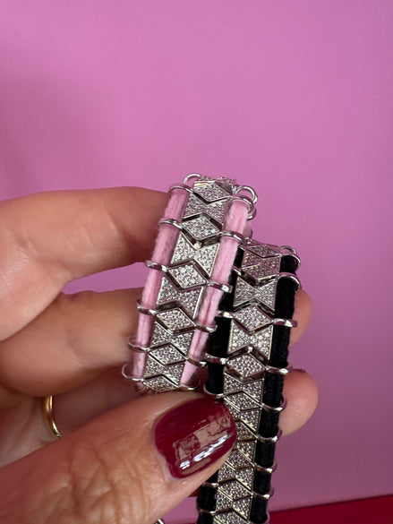 Bracciale MANTRA - Macrame’ con zirconi e ottone placcato rodio