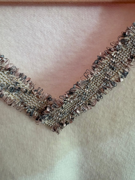CHANELLINA Knit – Maglioncino a mezza manica con passamaneria Couture applicata a mano