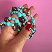 MAGNIFICO - Bracciale multifili - 5 file - turchese con perle piatte e barocche brown e gold