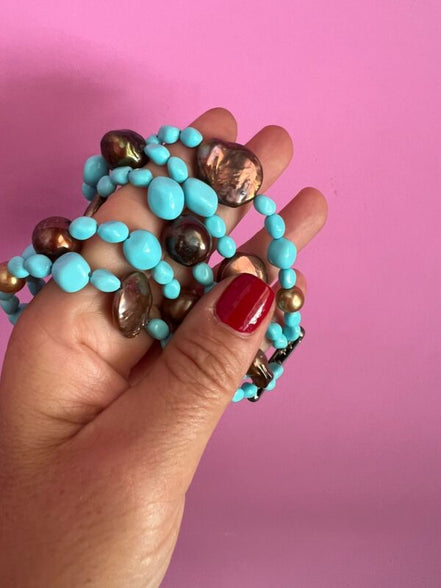 MAGNIFICO - Bracciale multifili - 5 file - turchese con perle piatte e barocche brown e gold