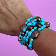 MAGNIFICO - Bracciale multifili - 5 file - turchese con perle piatte e barocche brown e gold