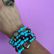 MAGNIFICO - Bracciale multifili - 5 file - turchese con perle piatte e barocche brown e gold