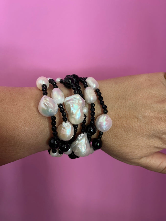 Bracciale multifili - 6 file - perle coltivate barocche e onice