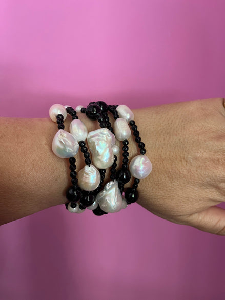Bracciale multifili - 6 file - perle coltivate barocche e onice