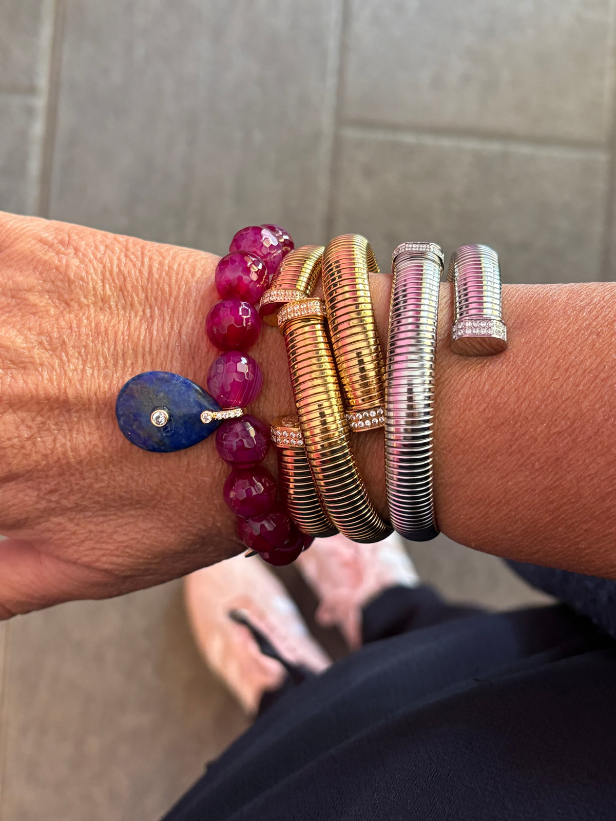 Bracciale Bisette - JAIPUR agata burgundy con charm goccia di lapislazzuli