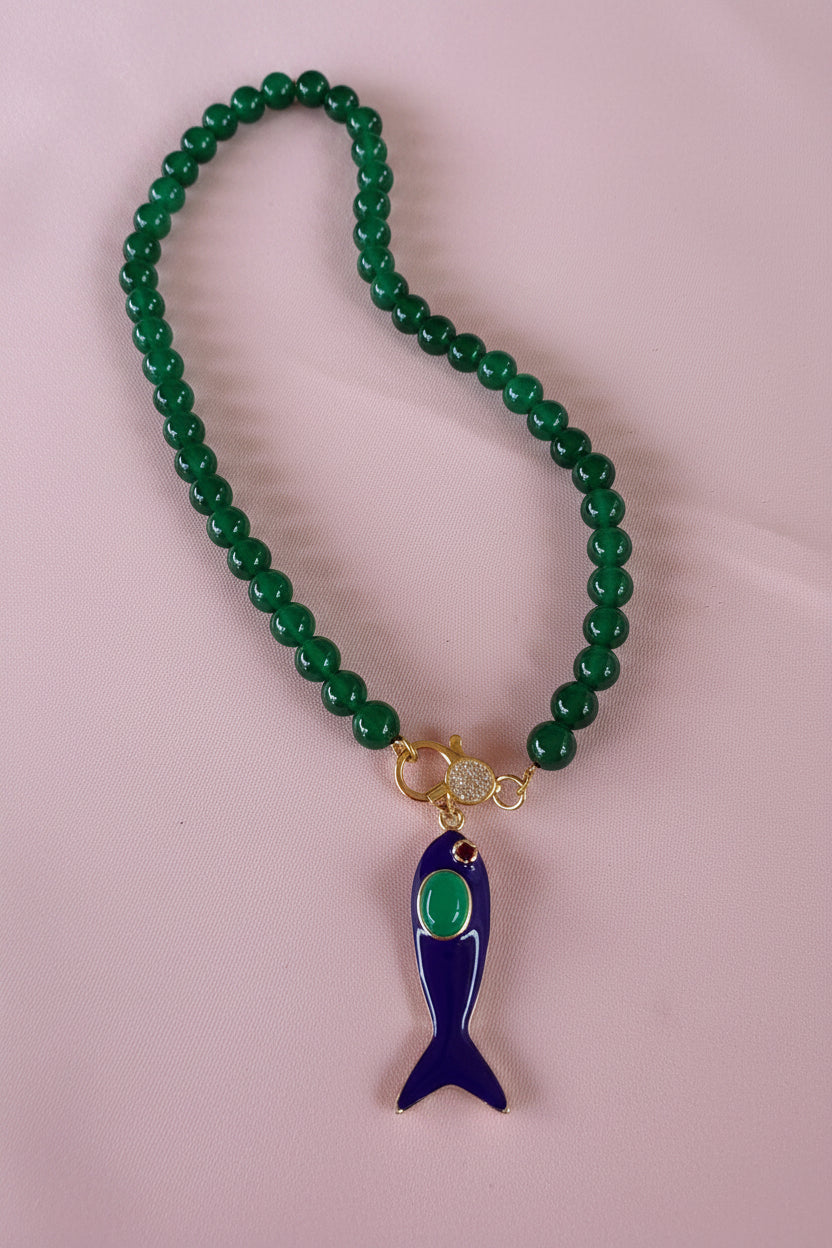 Collana OCEANO- AGATA VERDE mm 8 - chiusura gioiello argento 925 - cm 60 - pesce smalto blu