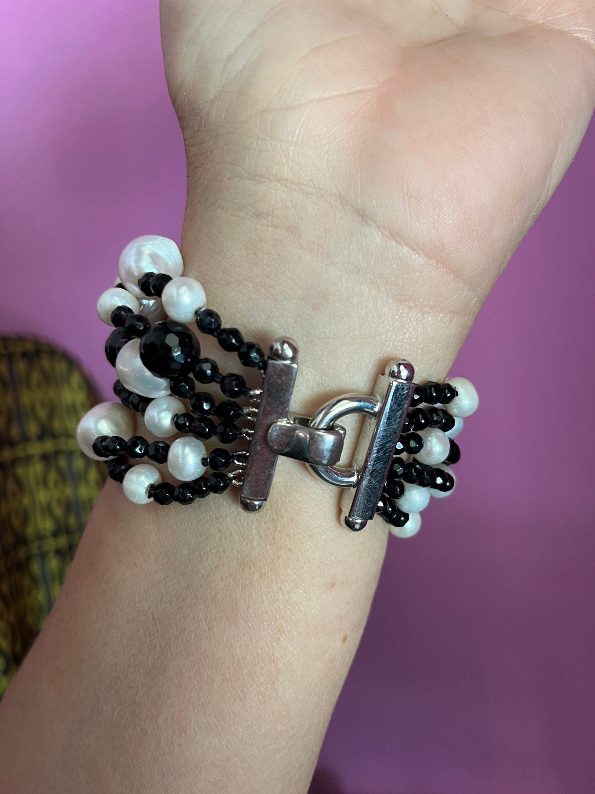 Bracciale multifili - 6 file - perle coltivate barocche e onice