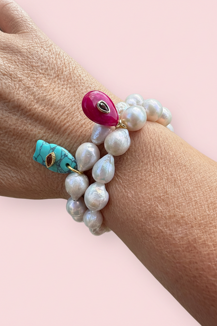 Bracciale Bisette - JAIPUR  OCEANO   Perle coltivate barocche   con charm pesciolino giada fucsia( con rubellite)