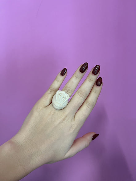 Anello rosa di avorio mammut