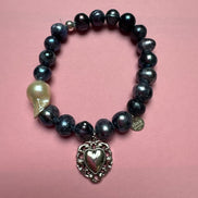 Bracciale Bisette -TALISMANI perle grey con charm Cuore sacro