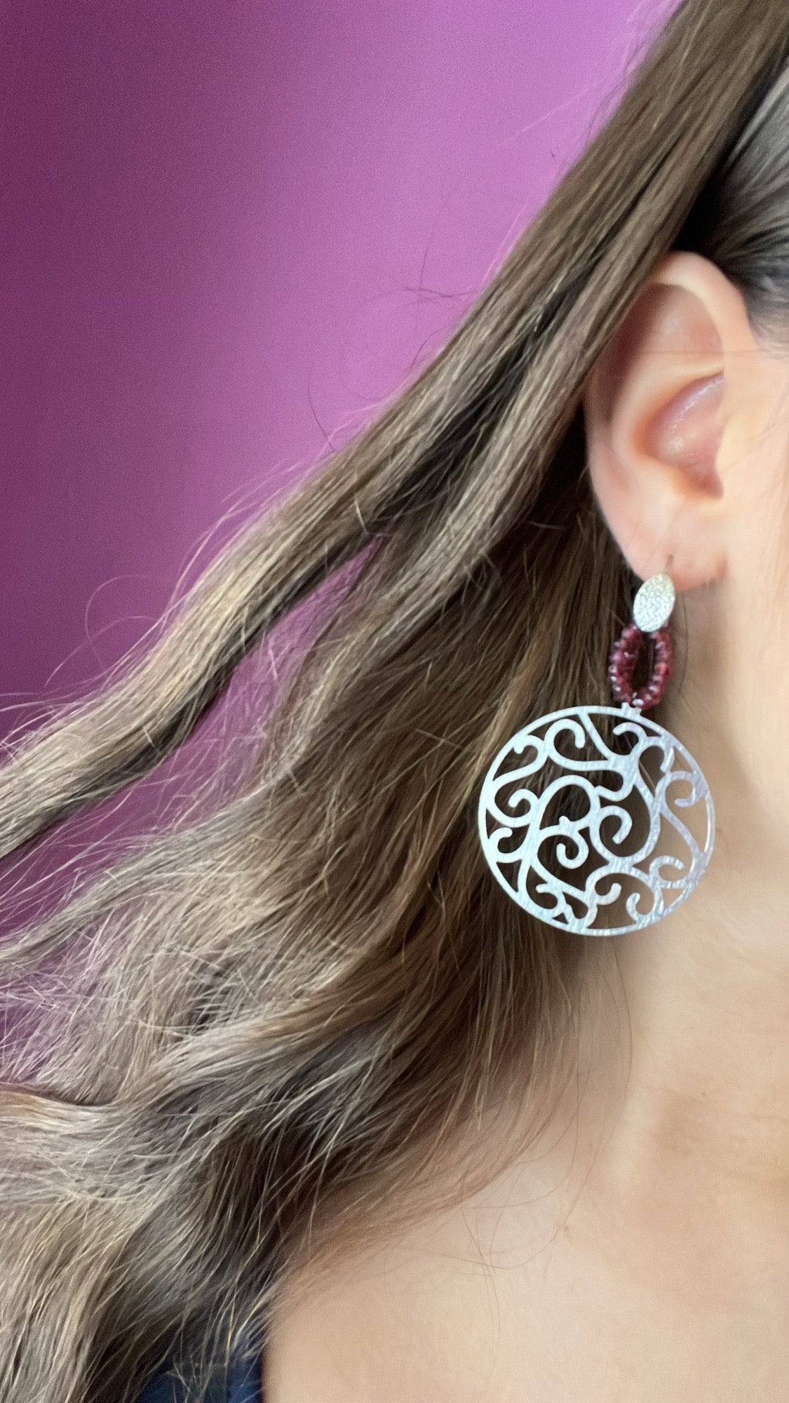 Orecchini con dischi argento e granato precious cut