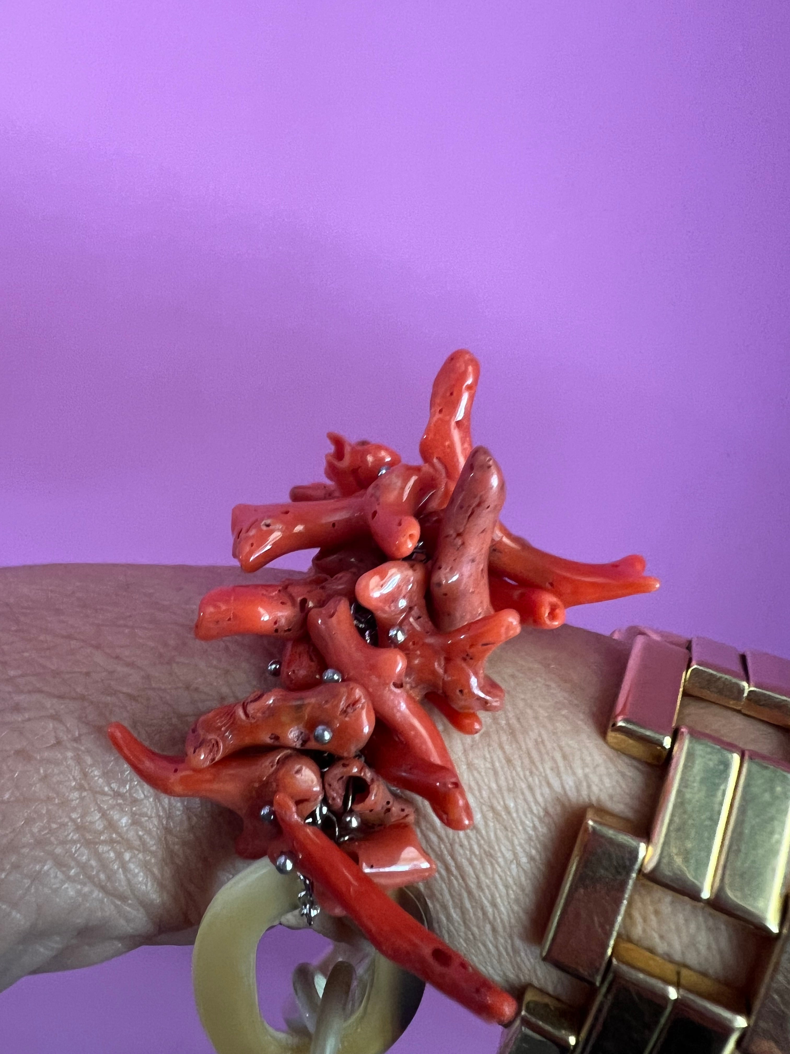 Bracciale MEDITERRANEA-  grandi rametti corallo rodo e corno naturale