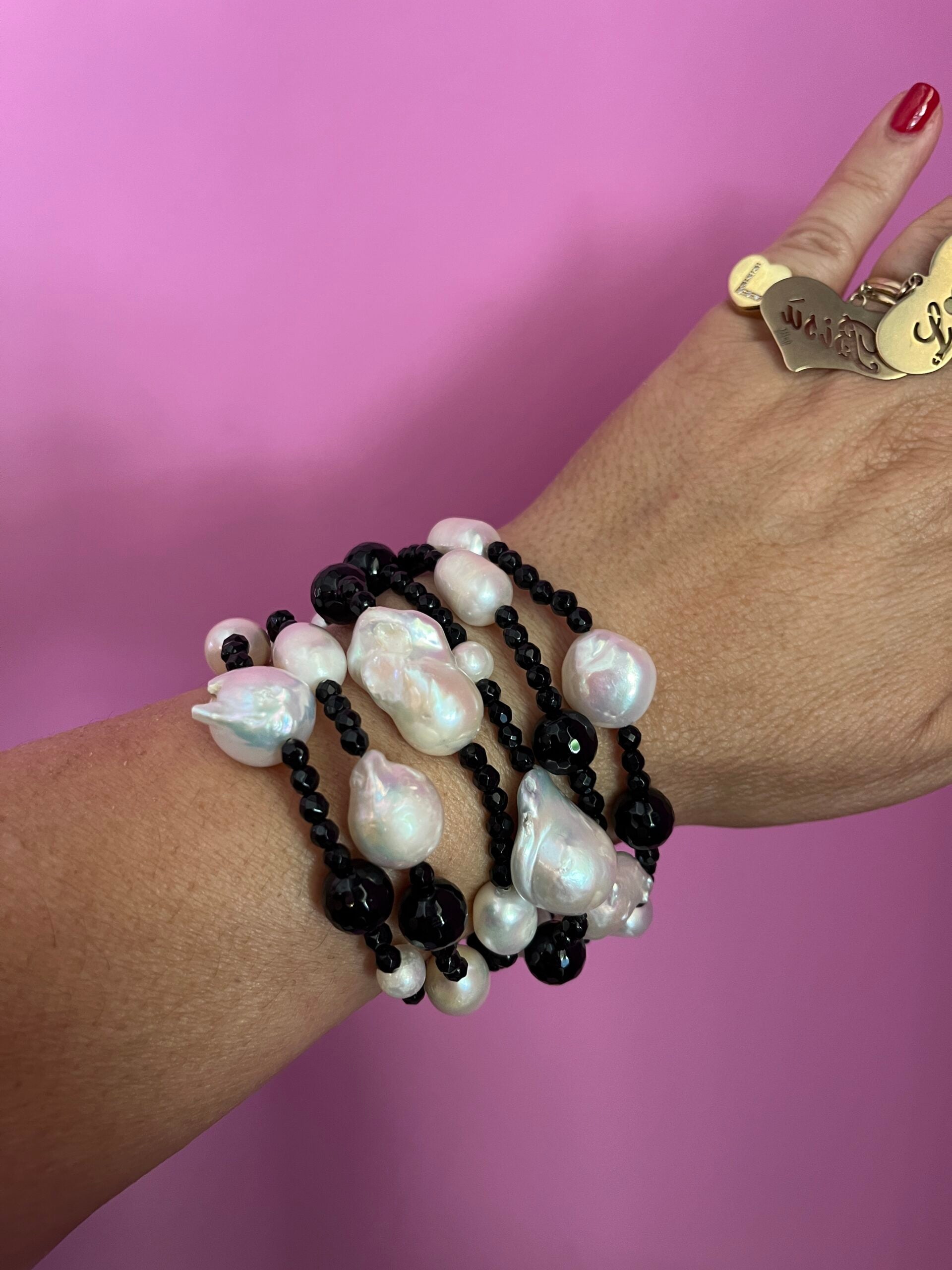 Bracciale multifili - 6 file - perle coltivate barocche e onice