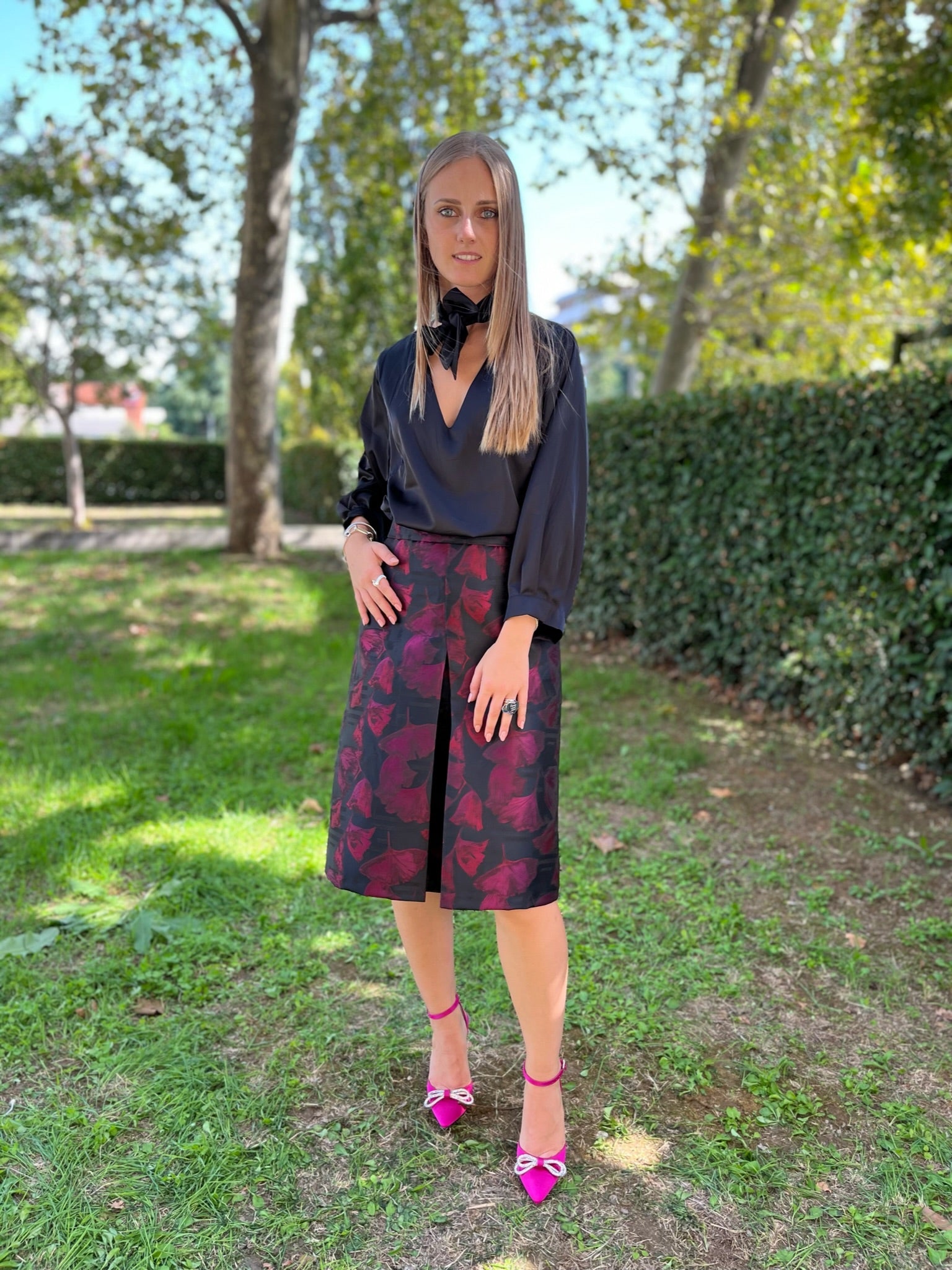Gonna Fonda Isabel Allende in broccato rosso e nero