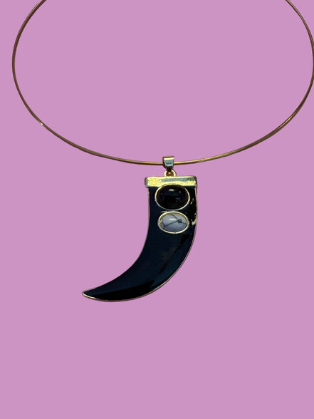 Girocollo Rigido “Talismani” in Acciaio Gold con Charm Corno Smaltato