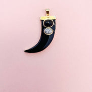 Charm CORNO 5 – Collezione TALISMANI smalto nero o panna