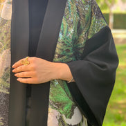 Mishima - Kimono (foderato in raso) in foulé 100% lana con pannello di paillettes floreali sul davanti