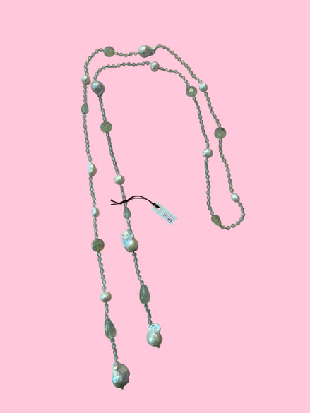 Collana con perle coltivate barocche e Prenite