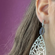 Orecchini con goccia argento e iolite