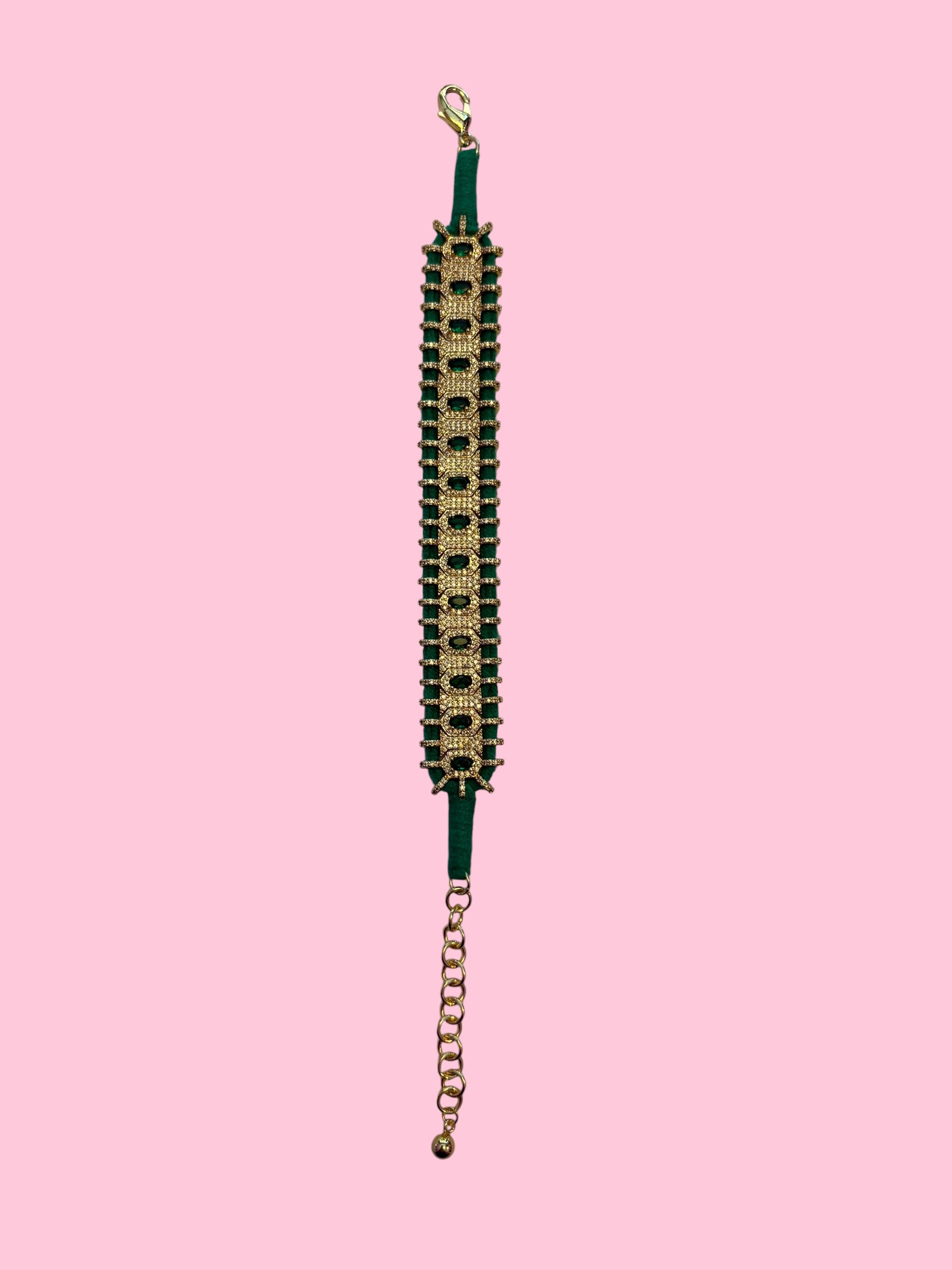Bracciale MANTRA - Macrame’ con zirconi e ottone placcato oro giallo