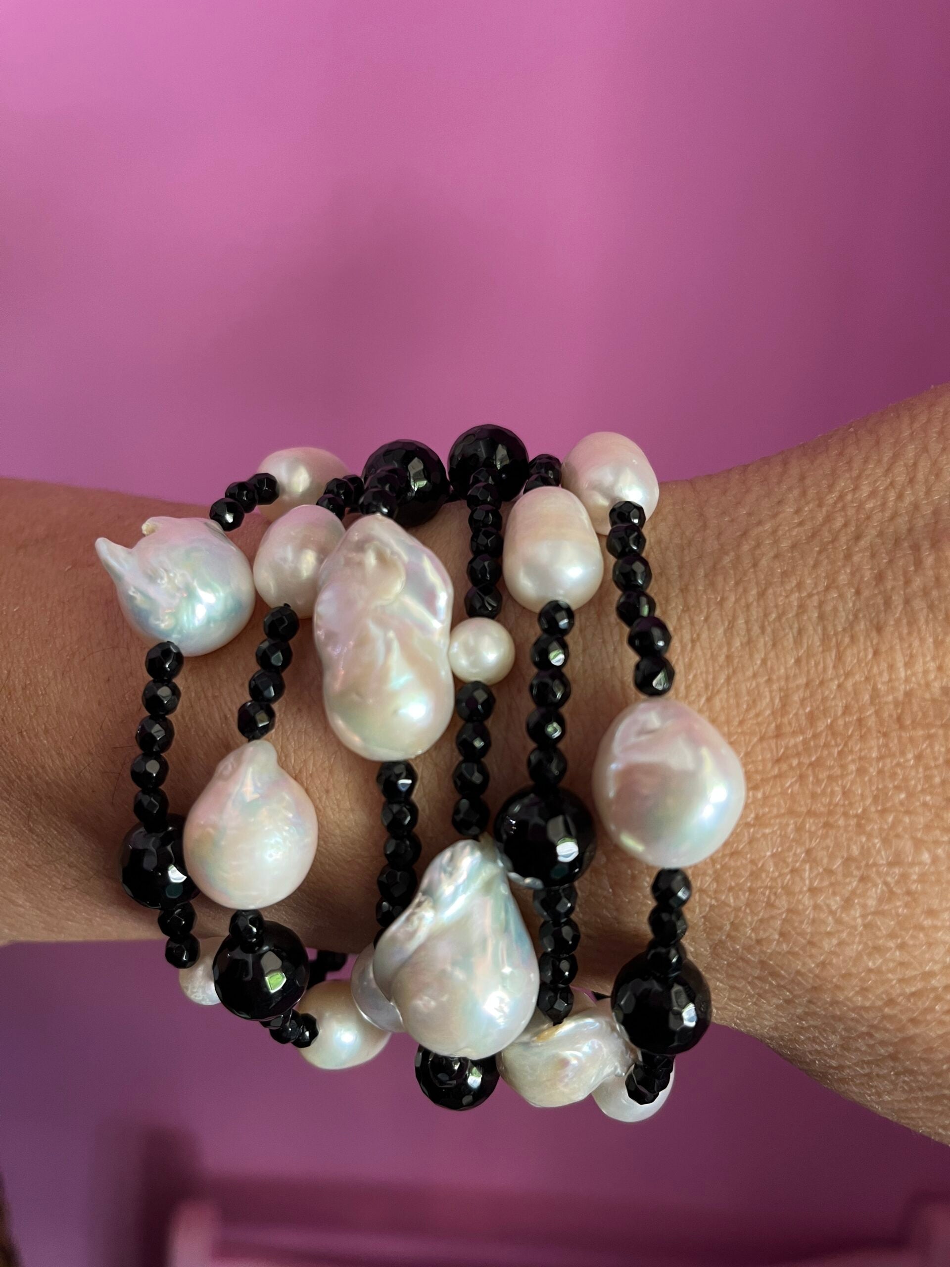 Bracciale multifili - 6 file - perle coltivate barocche e onice