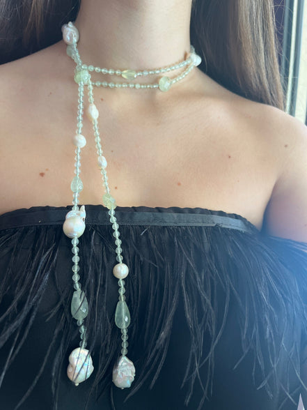 Collana con perle coltivate barocche e Prenite