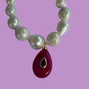 Bracciale Bisette - JAIPUR  OCEANO   Perle coltivate barocche   con charm pesciolino giada fucsia( con rubellite)