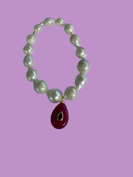 Bracciale Bisette - JAIPUR  OCEANO   Perle coltivate barocche   con charm pesciolino giada fucsia( con rubellite)