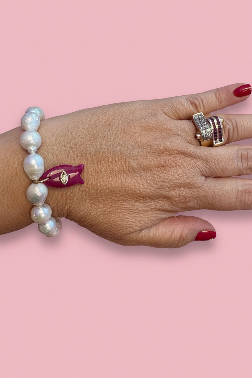 Bracciale Bisette - JAIPUR  OCEANO   Perle coltivate barocche  con charm pesce giada fucsia