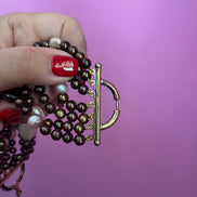 MAGNIFICO - Bracciale multifili - 7 file - perle brown e bianche coltivate barocche e piatte e topazio fumè
