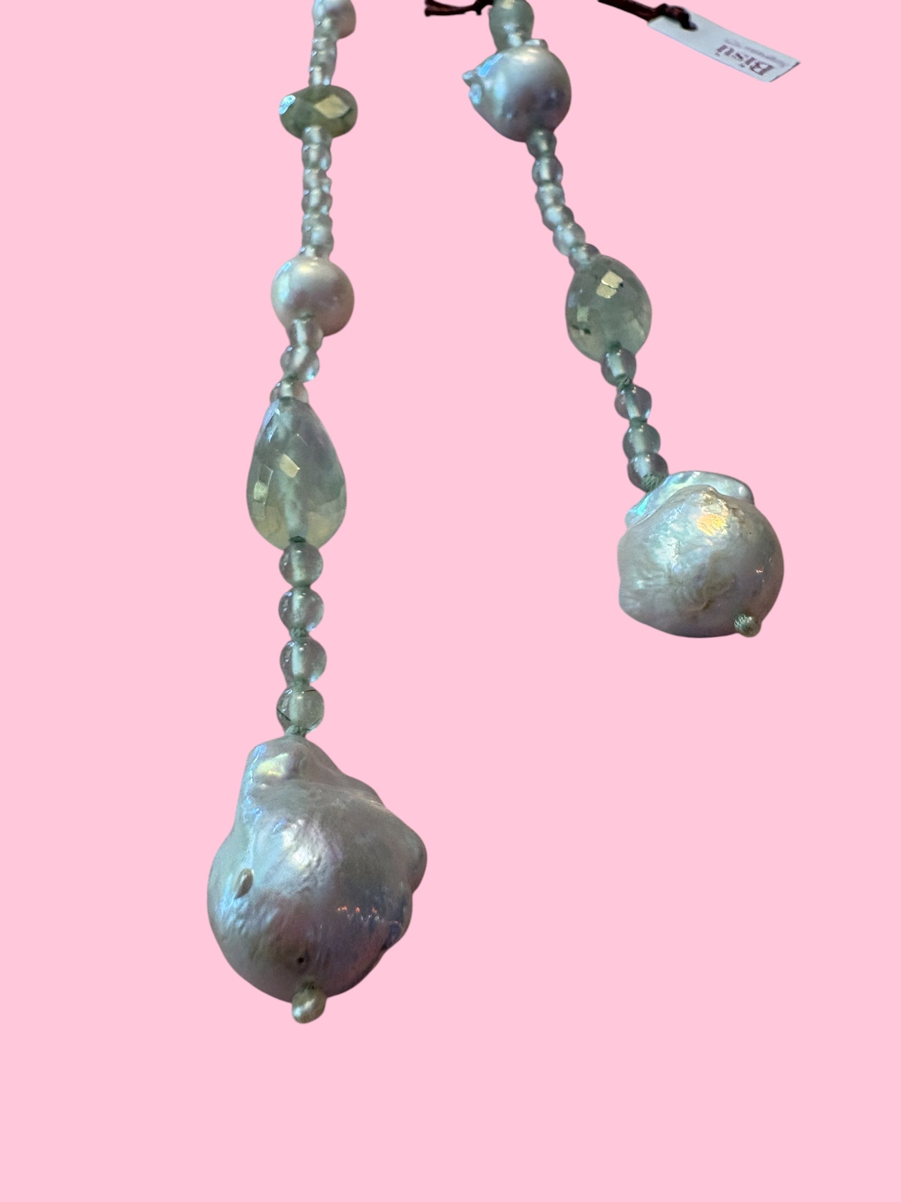 Collana con perle coltivate barocche e Prenite