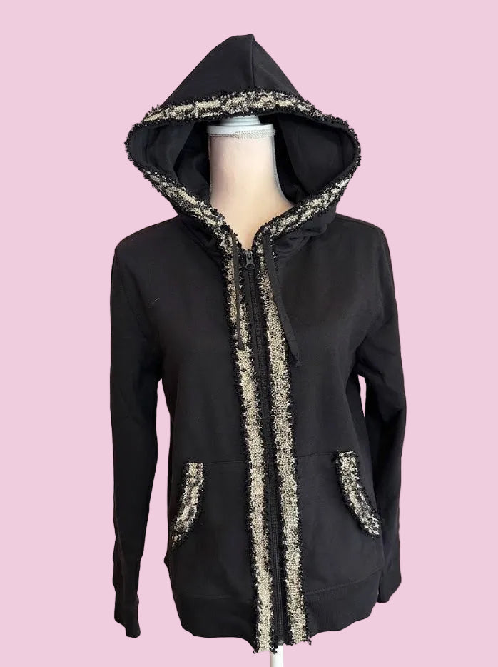 Felpa CHANELLINA : Felpa nera  con passamaneria Couture
