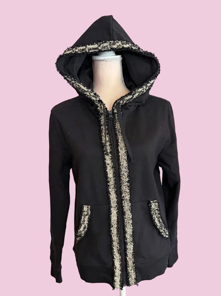 Felpa CHANELLINA : Felpa nera  con passamaneria Couture