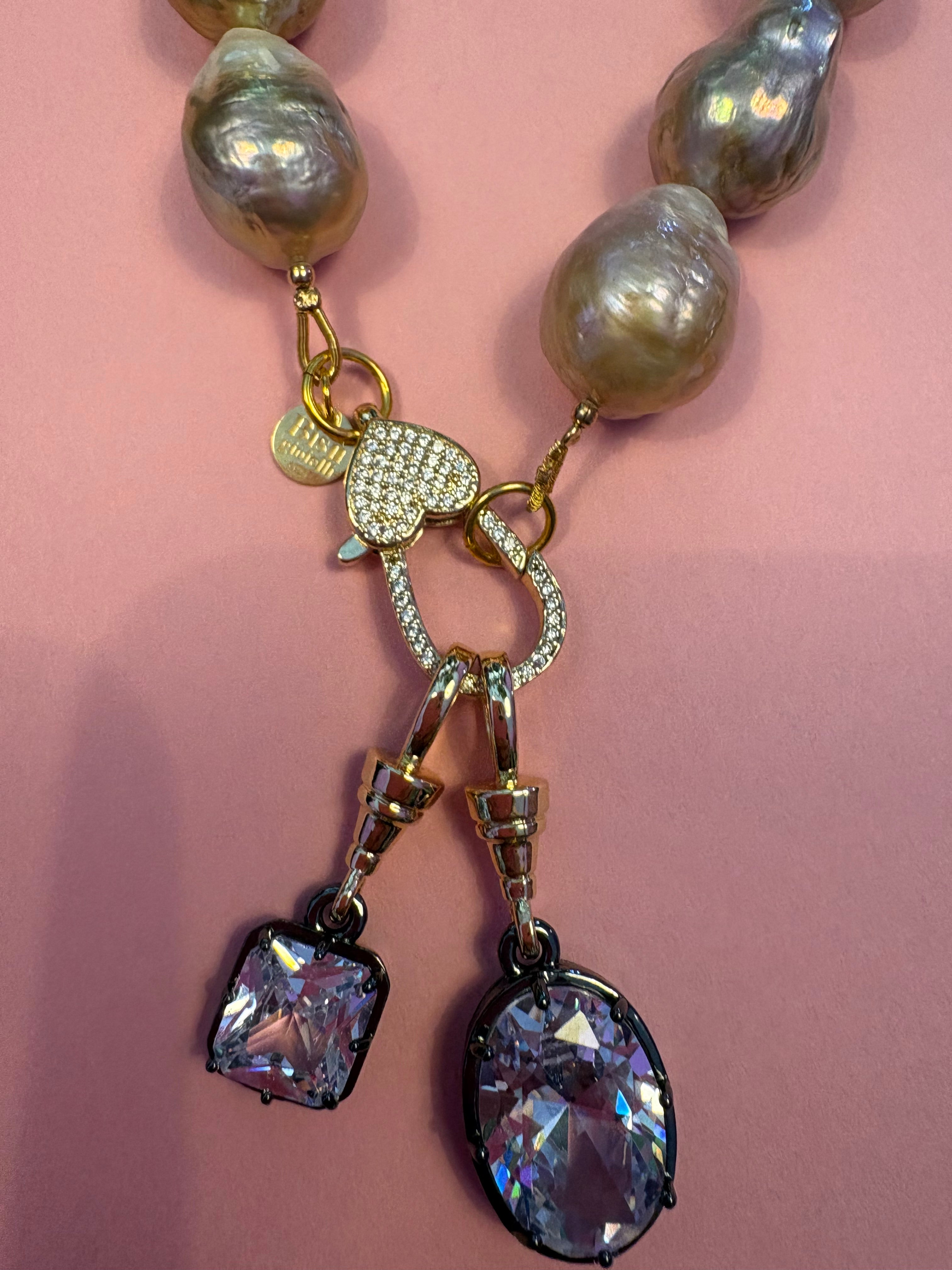 Collana Luce con PERLE coltivate barocche - chiusura gioiello - cm 48- con charms Luce