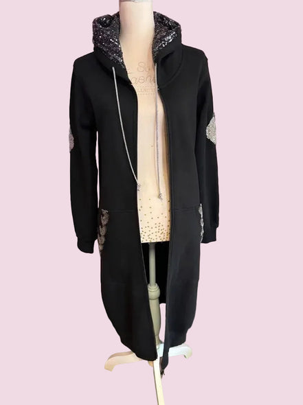 Felpa lunga Gioiello : cappottino Oversize nero con Ricami in Paillettes e Cristalli – Lusso Couture