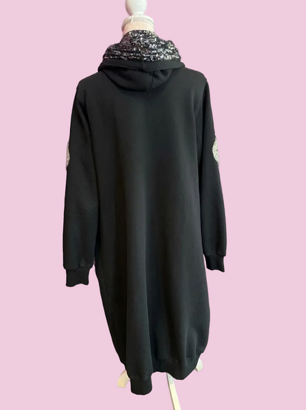 Felpa lunga Gioiello : cappottino Oversize nero con Ricami in Paillettes e Cristalli – Lusso Couture