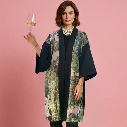 Mishima - Kimono (foderato in raso) in foulé 100% lana con pannello di paillettes floreali sul davanti