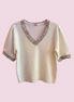 CHANELLINA Knit – Maglioncino a mezza manica con passamaneria Couture applicata a mano