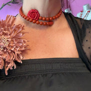 INCANTEVOLE -  MEDITERRANEA Chocker  contrarie’  1 giro corallo rosso con rosa