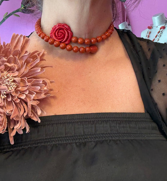 INCANTEVOLE -  MEDITERRANEA Chocker  contrarie’  1 giro corallo rosso con rosa