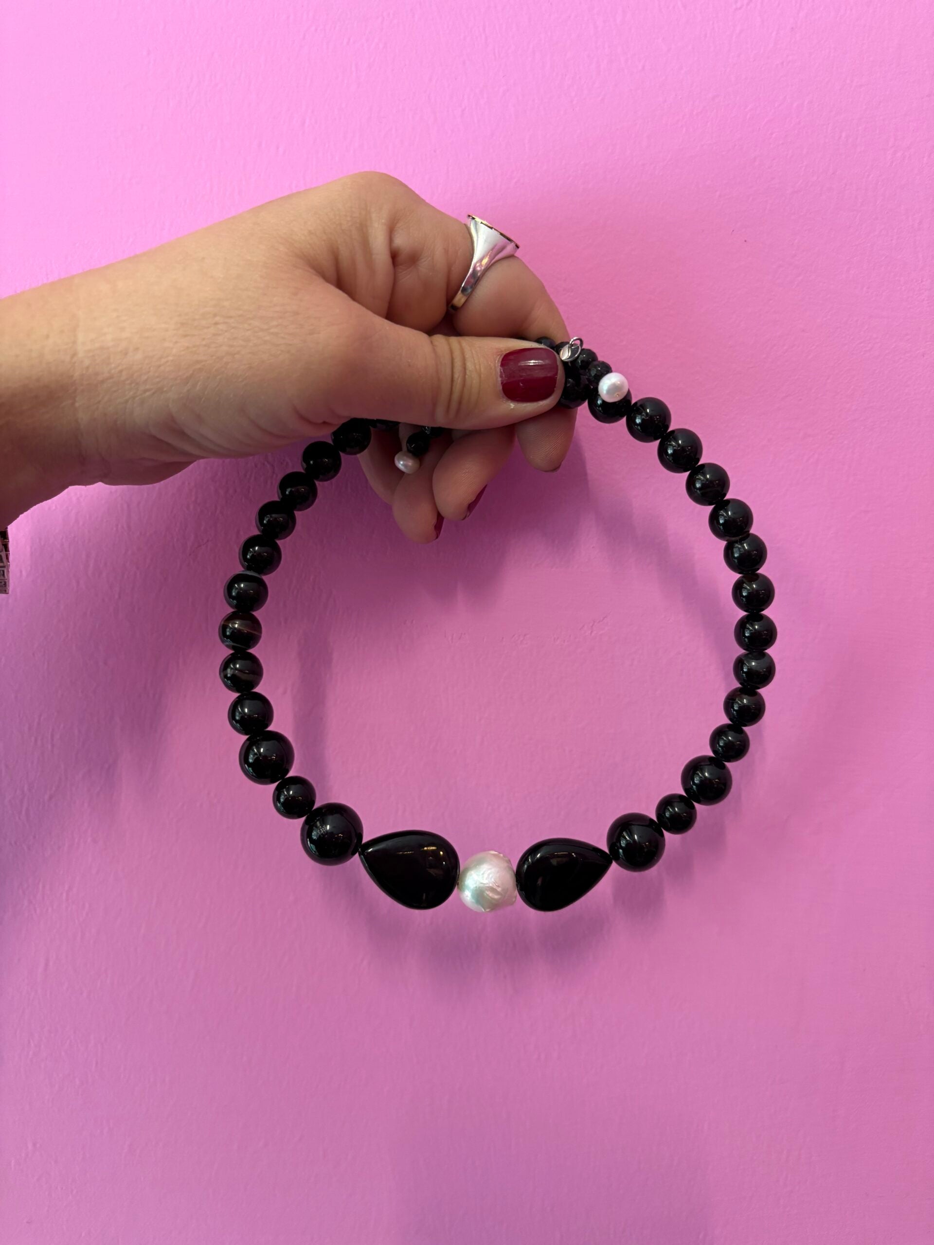 INCANTEVOLE -  Chocker flessibile onice con perla barocca