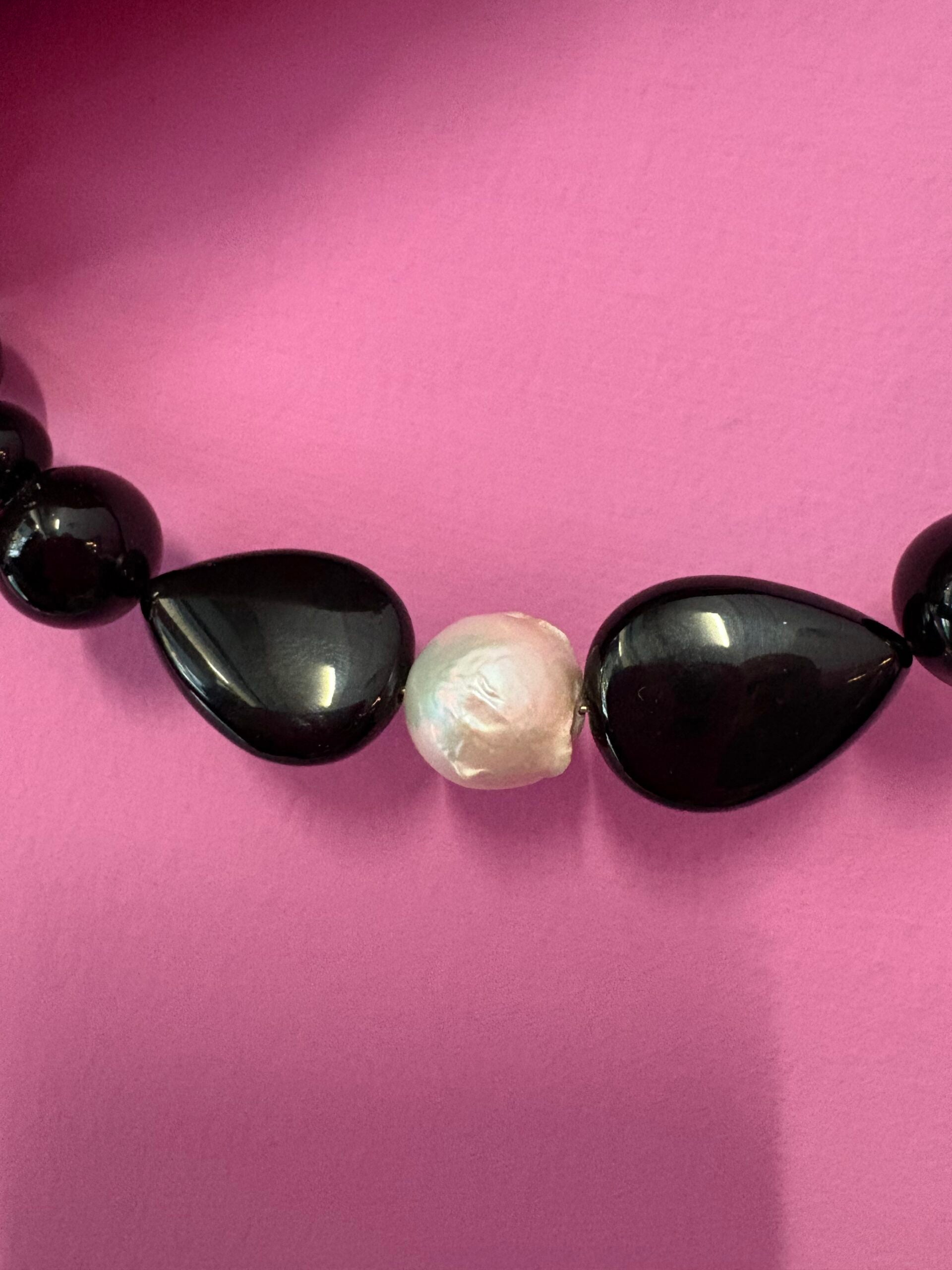 INCANTEVOLE -  Chocker flessibile onice con perla barocca