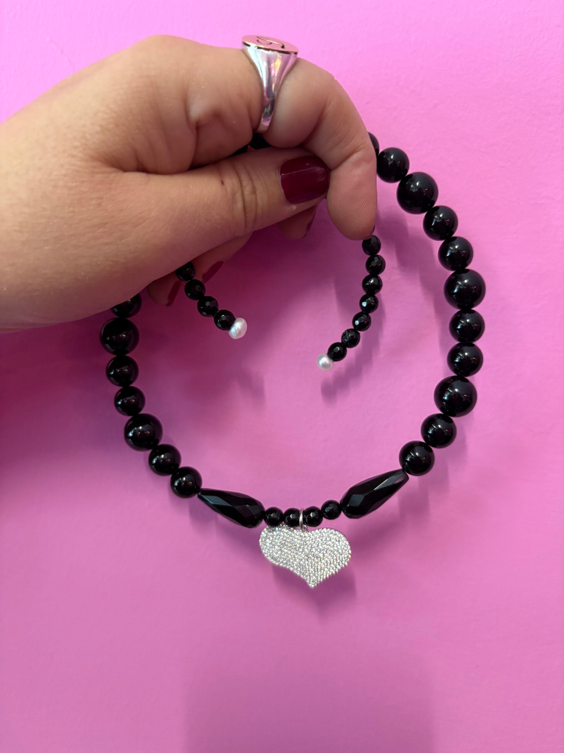INCANTEVOLE  Chocker flessibile  in onice con cuore argento  pavé zirconi